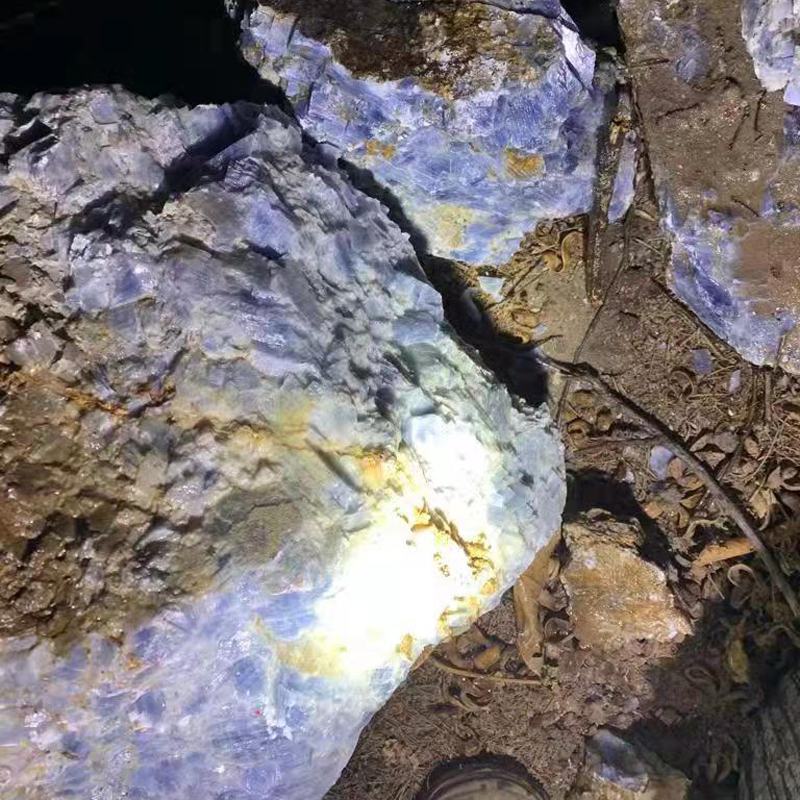 Import Mozambique Blue Quartz